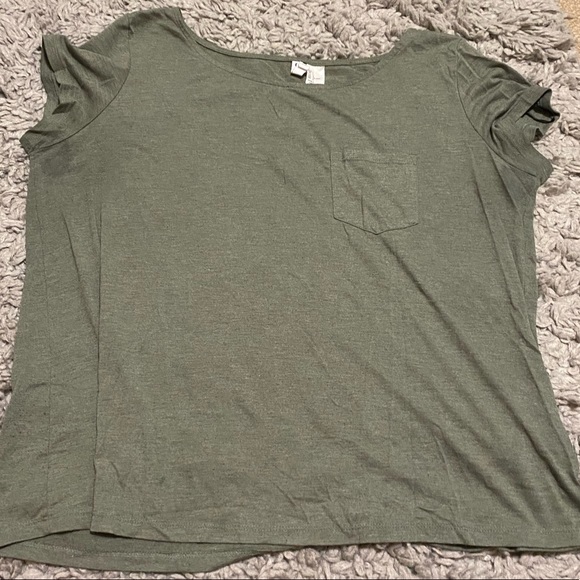 Hm divided t shirt Clearance